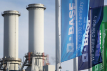 Bắc Kinh đóng vai ‘Cảnh sát tốt, Cảnh sát xấu’ trong khi đáp trả các lệnh trừng phạt