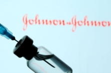 Vaccine Johnson & Johnson kém hiệu quả hơn đáng kể đối với các biến thể của virus Trung Cộng