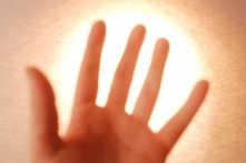 Cơ thể người phát ra ánh sáng