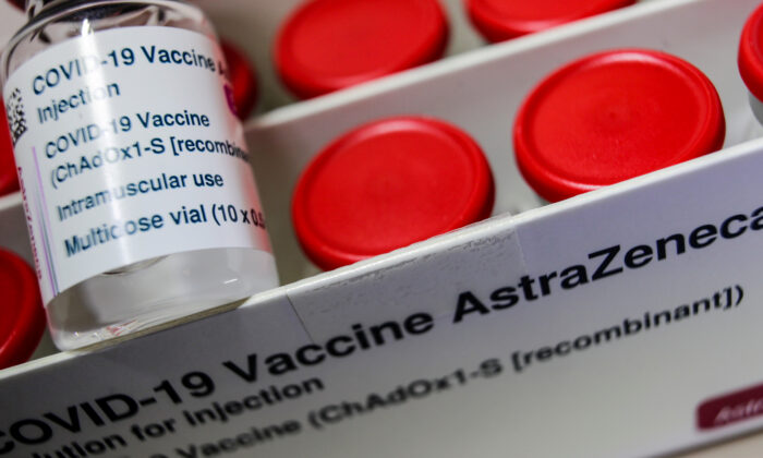Vương quốc Anh: Số ca tử vong do biến chứng đông máu sau khi chích vaccine AstraZeneca tăng lên 41