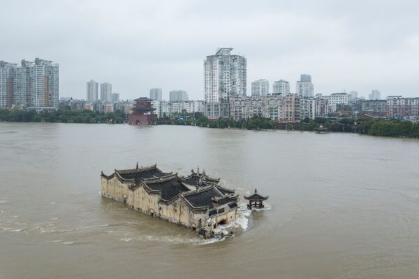 Sông Dương Tử bị ngập lụt 