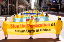 Hàng ngàn học viên Pháp Luân Công diễn hành khắp Manhattan thể hiện niềm hy vọng và sự kiên cường