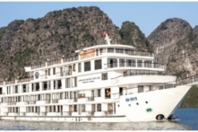 Cách ly gần 200 nhân viên và du khách trên du thuyền 5 sao ở vịnh Hạ Long