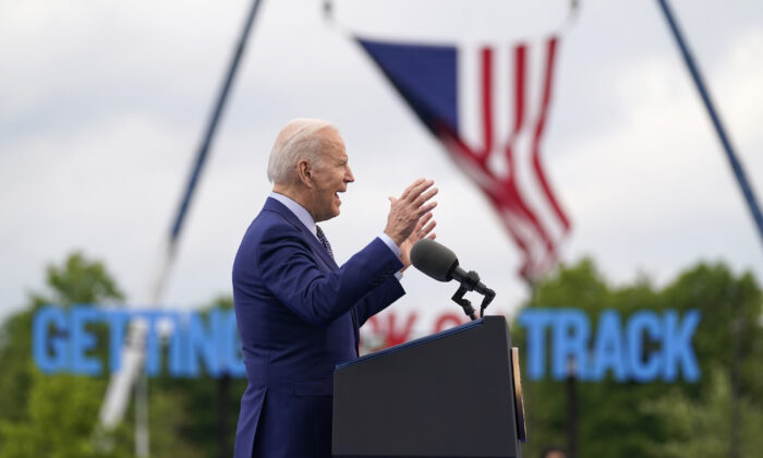 Thời đại chính phủ toàn quyền của ông Biden