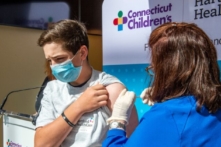 Bác sĩ và phụ huynh Hoa Kỳ kiện HHS vì chấp thuận sử dụng khẩn cấp vaccine COVID-19 cho trẻ em dưới 16 tuổi