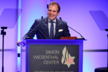 Bắc Kinh đưa cựu quan chức Hoa Kỳ vào danh sách đen, sau khi Hoa Kỳ trừng phạt quan chức Trung Cộng bức hại Pháp Luân Công