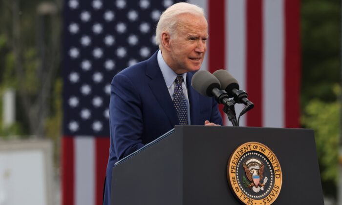  Biden cấm việc di chuyển từ Ấn Độ đến Hoa Kỳ 
