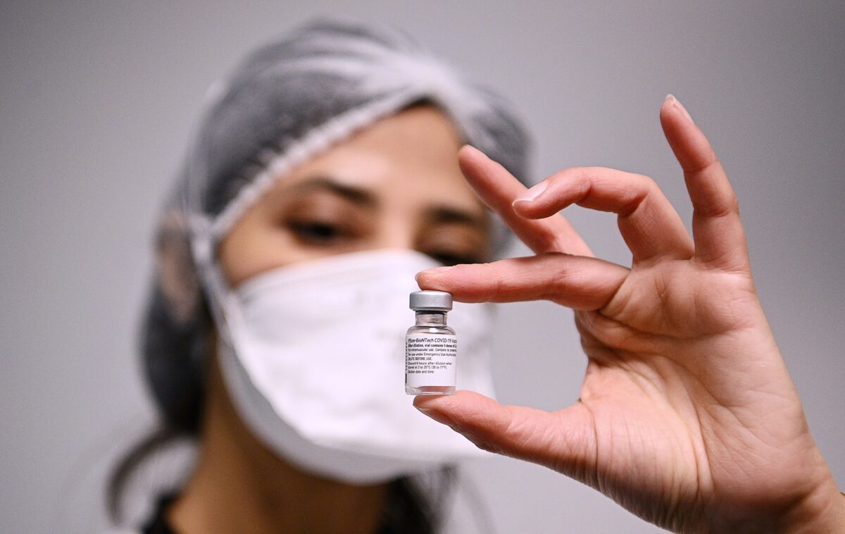 Trung Quốc gieo rắc ngờ vực về vaccine