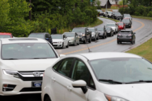 Nhà phân phối xăng: Việc đổ xô đi mua xăng tích trữ sau sự cố Colonial Pipeline thật ‘điên rồ’