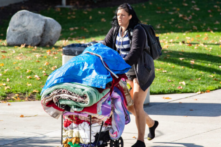 Bà Michele Steeb: Khủng hoảng vô gia cư ở Hoa Kỳ gia tăng mạnh mẽ do chính sách “Một giải pháp phù hợp cho tất cả” của ông Obama