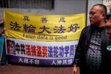 Các học viên Pháp Luân Công tại Hồng Kông yêu cầu xin lỗi về tuyên truyền của kênh thông tấn thân Bắc Kinh