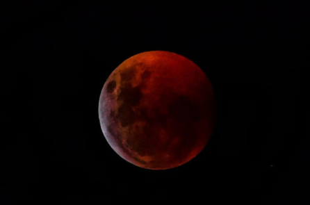 Hiện tượng thiên văn 2 trong 1: Nguyệt thực toàn phần kết hợp với siêu trăng