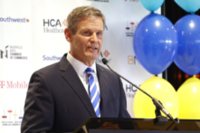 Thống đốc Tennessee ký luật cấm thuyết sắc tộc trọng yếu trong các trường công lập