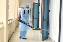 Tin Việt Nam ngày 13/8: Gần 9,200 ca mắc mới, 275 ca tử vong, trên 3,700 bệnh nhân nặng/nguy kịch, tiếp nhận 200 máy thở từ Đức, 151 cơ sở giáo dục mầm non ở Tp HCM giải thể, 330 doanh nghiệp ở Hà Nội dừng hoạt động