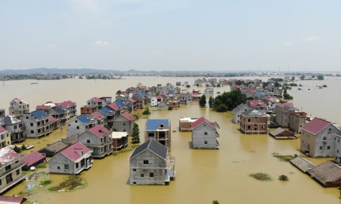 Trung Quốc chống chịu với lũ lụt mùa hè khi 71 con sông vượt mức cảnh báo