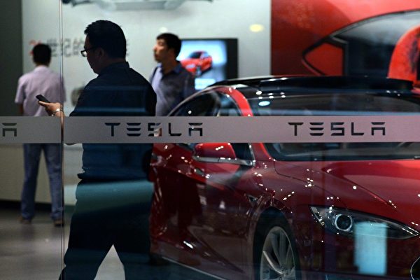 Tesla lại gặp khó, chính quyền Trung Cộng cấm nhân viên mua ô tô