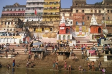 Đi tìm nguyên nhân đại dịch bùng phát ở Ấn Độ: Phật còn ngự nơi sông Hằng?