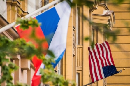 Đại sứ quán Hoa Kỳ tại Moscow tạm thời khôi phục lại các dịch vụ bị tạm dừng
