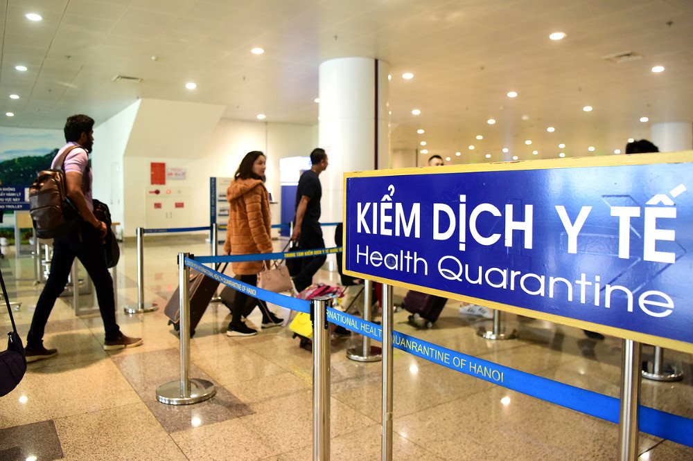 Hà Nội dừng nhập cảnh hành khách tại sân bay Nội Bài, giảm mật độ trong khu cách ly