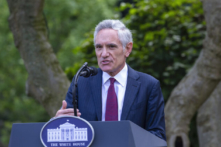 Tiến sĩ Scott Atlas: Phong tỏa không chỉ là “sự lạm dụng quyền lực khủng khiếp” mà còn là sự thất bại trong việc bảo vệ người cao tuổi