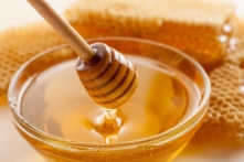 Tìm thấy dư lượng phóng xạ từ các vụ thử bom hàng chục năm trước trong mật ong