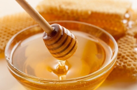 Tìm thấy dư lượng phóng xạ từ các vụ thử bom hàng chục năm trước trong mật ong