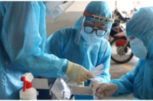 Tin Việt Nam ngày 15/7: Hơn 3,400 ca mắc mới trong ngày, Việt Nam chấp thuận vaccine của Johnson & Johnson, học sinh Bắc Ninh trở lại trường từ 19/7, TP. HCM truy tìm tử tù nhiễm COVID-19