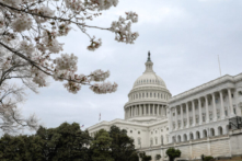 Thượng viện thông qua sửa đổi cắt giảm thuế quan đối với hàng trăm mặt hàng nhập cảng từ Trung Quốc vào Hoa Kỳ