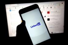 LinkedIn chặn tài khoản của một số nhà phê bình Trung Quốc vào đêm trước lễ tưởng niệm Thiên An Môn, gồm cả nhân viên của Epoch Times