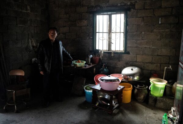 Nghiên cứu mới lật tẩy ‘kỳ tích’ của ông Tập Cận Bình: Đói nghèo cùng cực vẫn tồn tại ở Trung Quốc