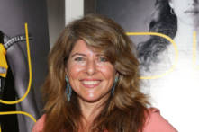 Bà Naomi Wolf bị cấm khỏi Twitter vì tuyên bố về vaccine COVID-19