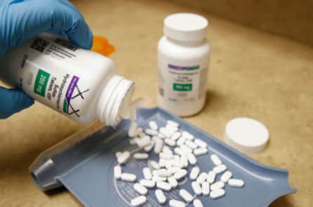 Tăng 200% tỷ lệ sống sót cho bệnh nhân COVID-19 thở máy khi phối hợp Hydroxychloroquine và Azithromycin