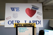 Số sĩ quan cảnh sát về hưu tăng vọt trong khi việc tuyển dụng cảnh sát đang chậm lại