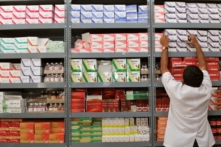 COVID-19 tàn phá Ấn Độ, xuất cảng từ ‘nhà thuốc của thế giới’ chậm lại