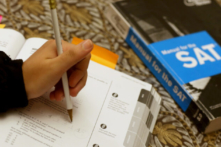 Tỷ lệ ghi danh vào các trường cao đẳng Mỹ giảm mạnh vào mùa Xuân