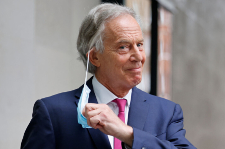 Ông Tony Blair kêu gọi phân biệt những ai đã chích ngừa và chưa chích ngừa