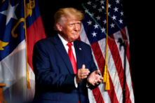 Cựu TT Trump công bố bà Liz Harrington là phát ngôn viên mới