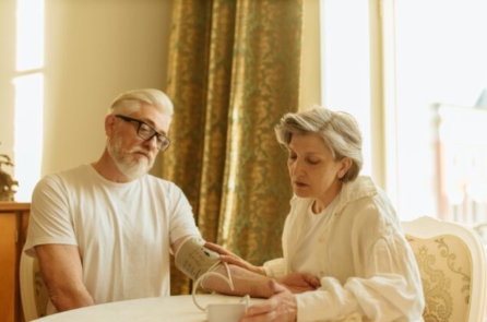 Hỗ trợ người cao tuổi hồi phục thể chất và tinh thần sau đại dịch