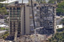 Vụ sập tòa chung cư ở Miami: Số người tử nạn tăng lên 10, hơn 150 người vẫn mất tích