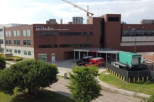 153 nhân viên bệnh viện Houston tự thôi việc hoặc bị sa thải do yêu cầu chích ngừa vaccine COVID-19 bắt buộc