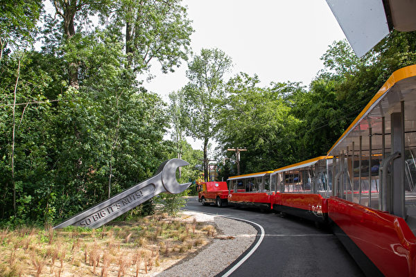 Disneyland Paris mở cửa trở lại 