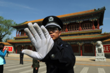 Trung Cộng cố tình công bố ảnh tham dự cuộc họp ở Bắc Kinh của quan chức là tâm điểm tin đồn đào thoát