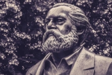 Dân chủ: Niềm hy vọng lớn của Hoa Kỳ hay con ngựa thành Troy của chủ nghĩa cộng sản?