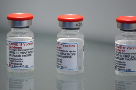 Nhà máy vaccine COVID-19 của Moderna ở Pháp được chấp thuận