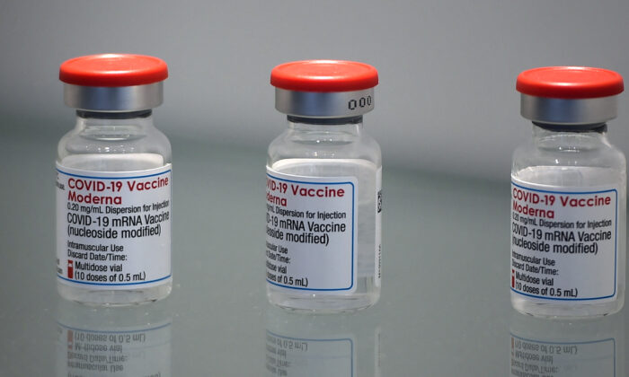 Nhà máy vaccine COVID-19 của Moderna ở Pháp được chấp thuận