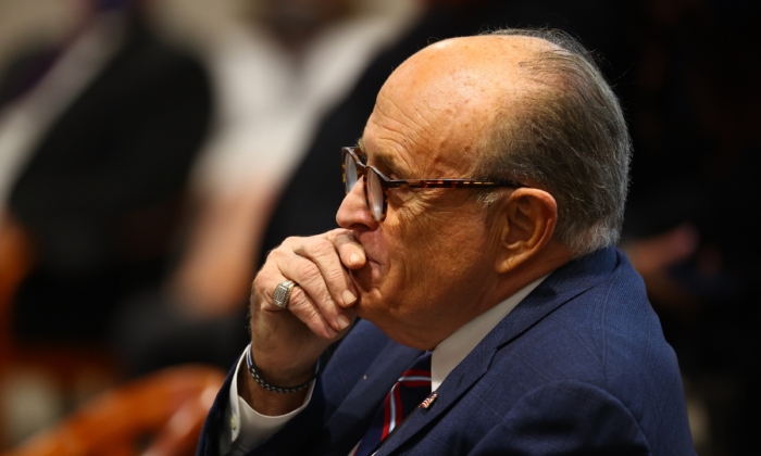 Luật sư Giuliani nói về việc bị đình chỉ giấy phép hành nghề: ‘Hoa Kỳ không còn là Hoa Kỳ nữa’