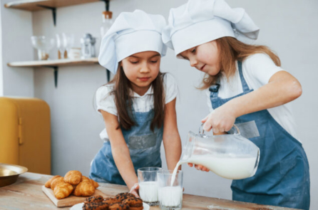 Làm việc nhà phát triển sự tự tin và đánh bại lòng tự tôn ở trẻ nhỏ