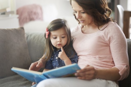 Chúng ta có nên trở thành bạn bè với con cái không?