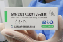 Việt Nam chấp thuận vaccine Sinopharm của Trung Quốc để sử dụng chống lại COVID-19
