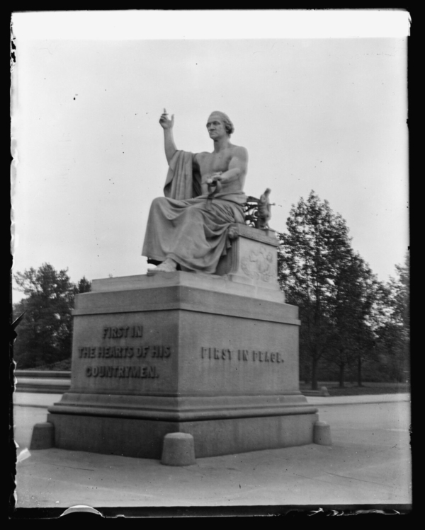 Bức tượng George Washington